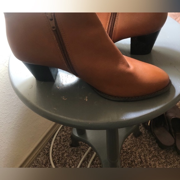 Vionic brown booties - Picture 2 of 3